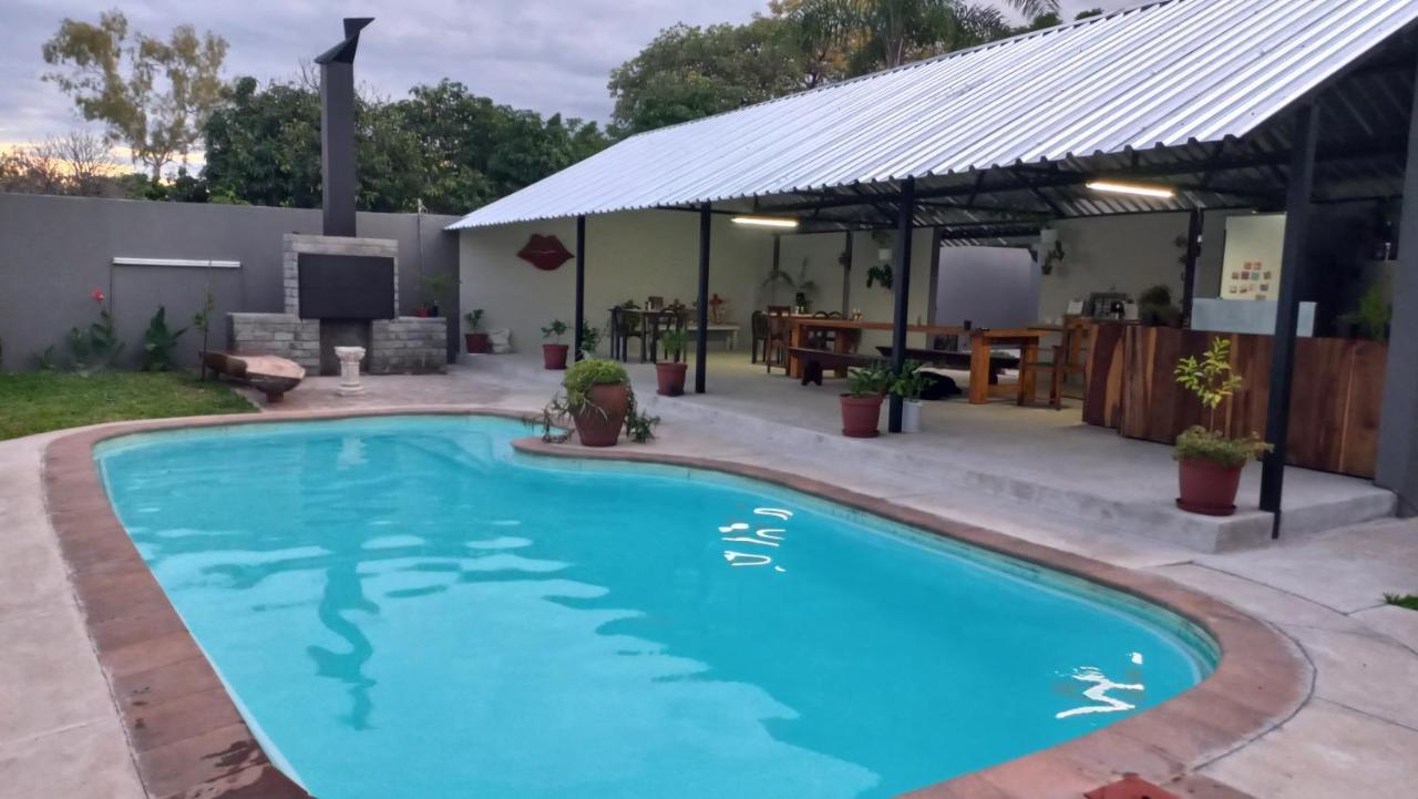 Urban Farm Haus Guesthouse Rundu Luaran gambar