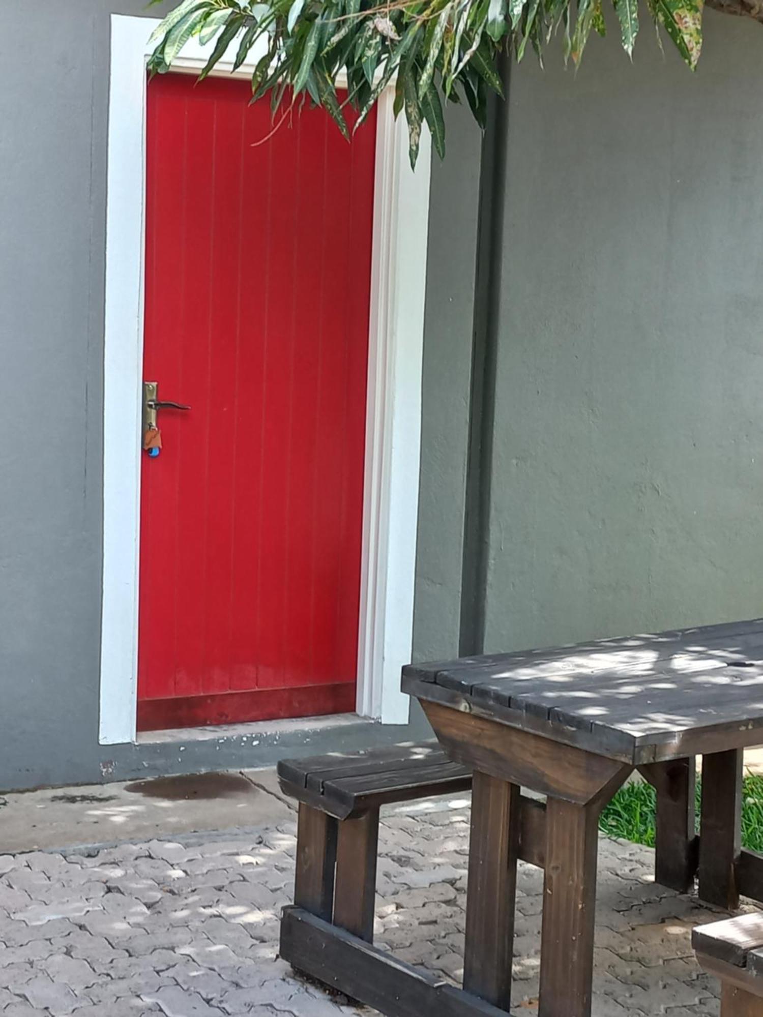 Urban Farm Haus Guesthouse Rundu Luaran gambar