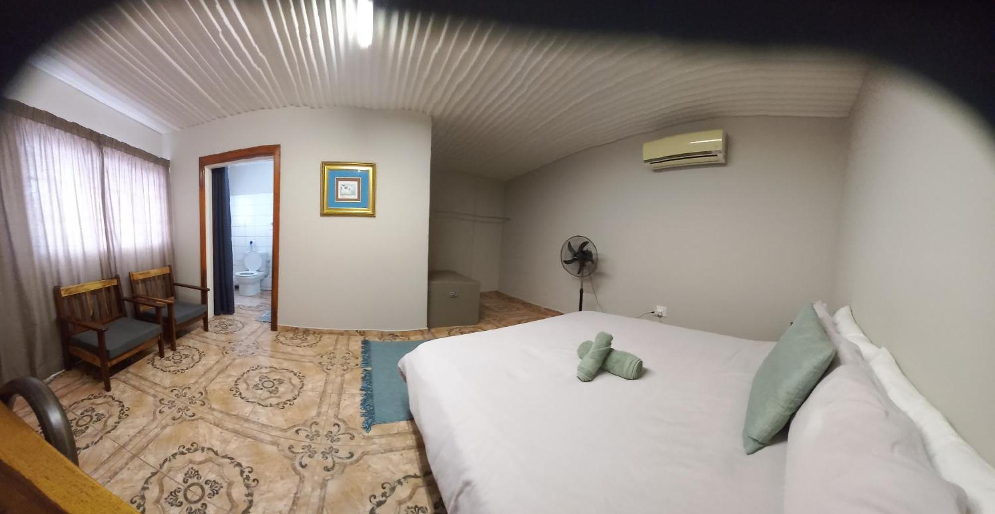 Urban Farm Haus Guesthouse Rundu Bilik gambar