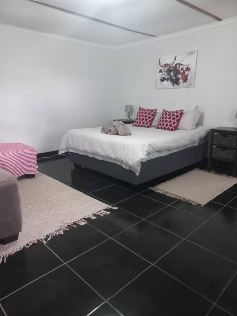 Urban Farm Haus Guesthouse Rundu Luaran gambar